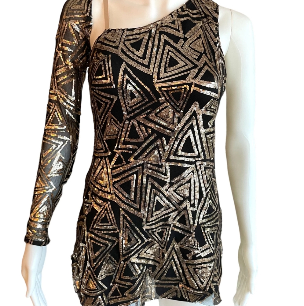 Weissman Adult Medium Gold Sequin Triangle One Sleeve Dance Costume